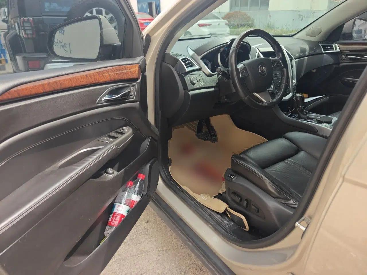 Cadillac SRX 2012 3.0L Elite Edition — миниатюра 17