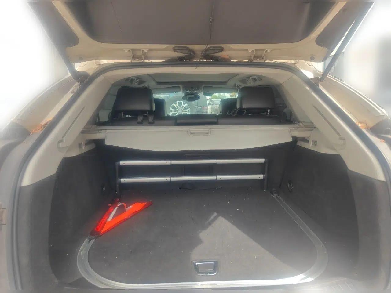 Cadillac SRX 2012 3.0L Elite Edition — миниатюра 20
