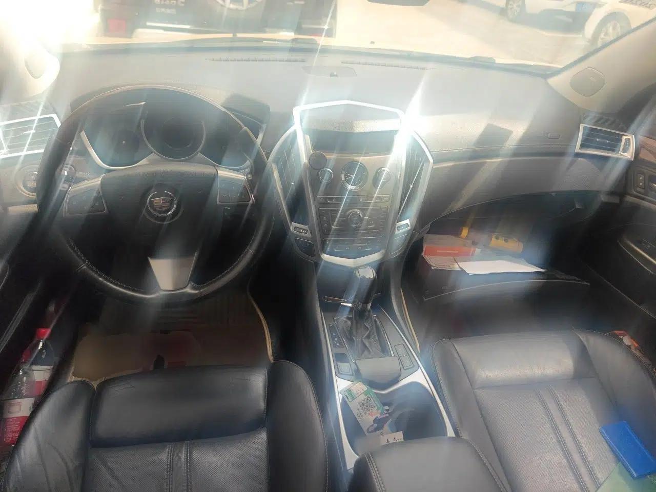 Cadillac SRX 2012 3.0L Elite Edition — миниатюра 10