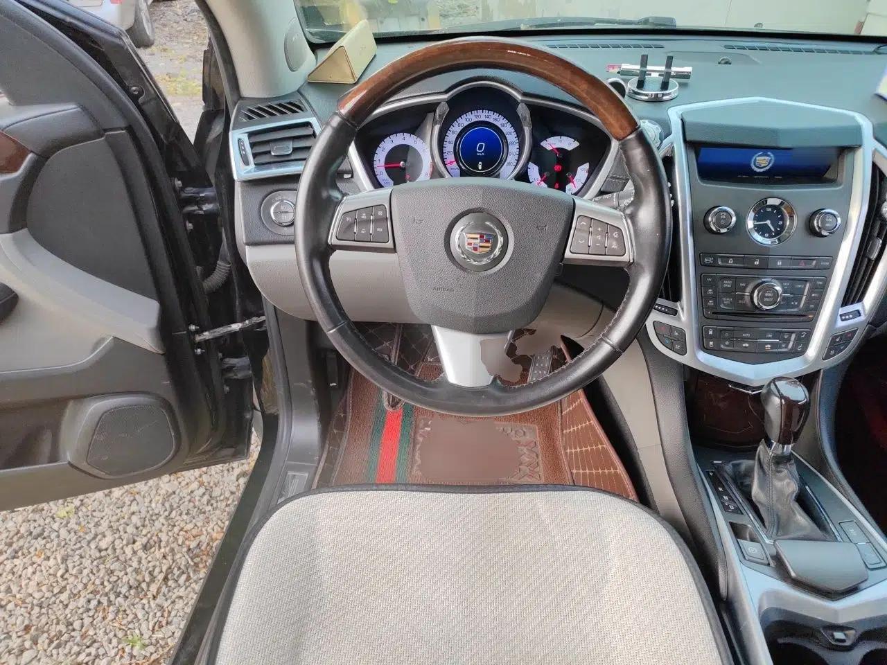 Cadillac SRX 2011 3.0L Flagship Edition — миниатюра 11