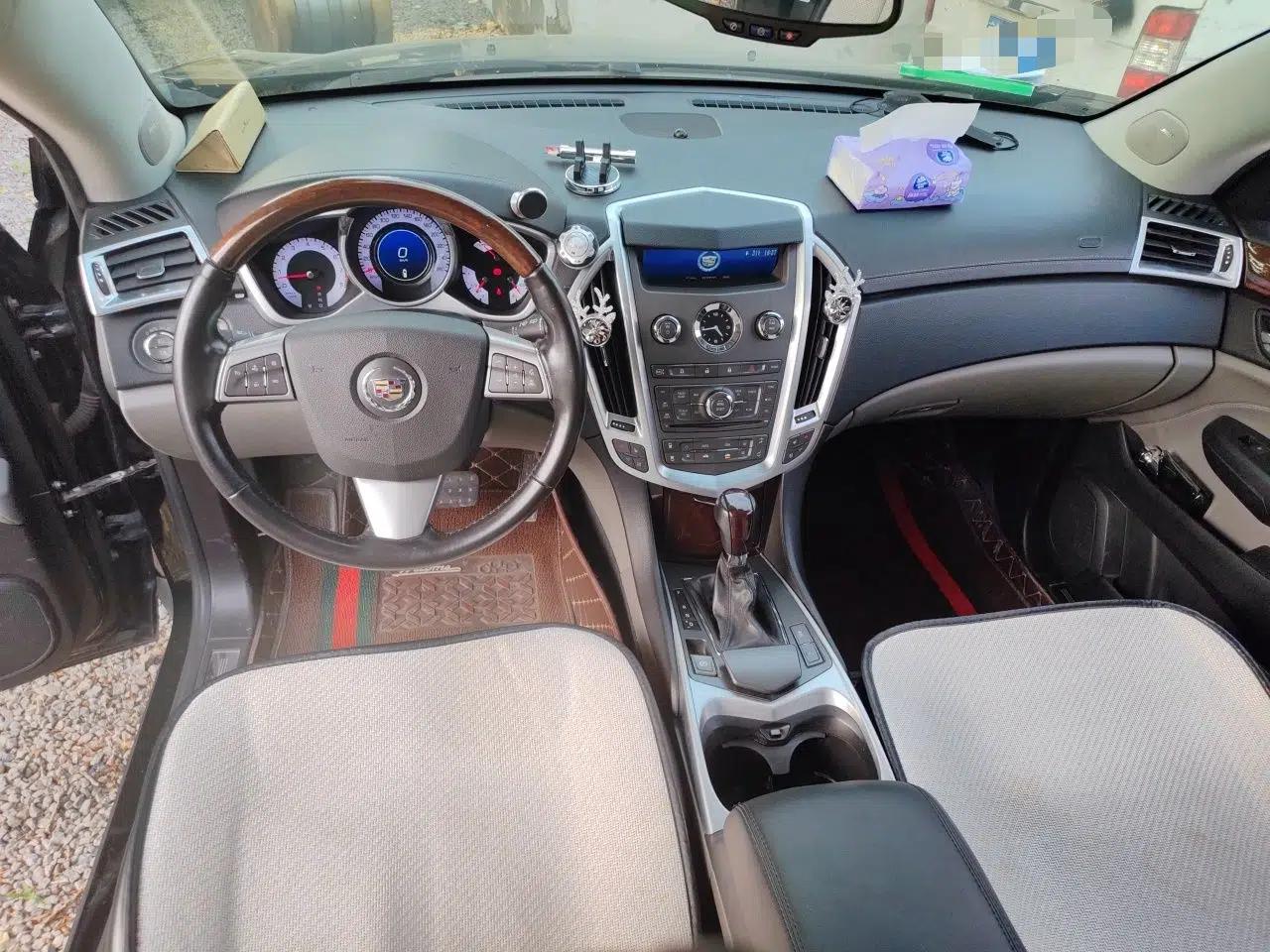 Cadillac SRX 2011 3.0L Flagship Edition — миниатюра 10