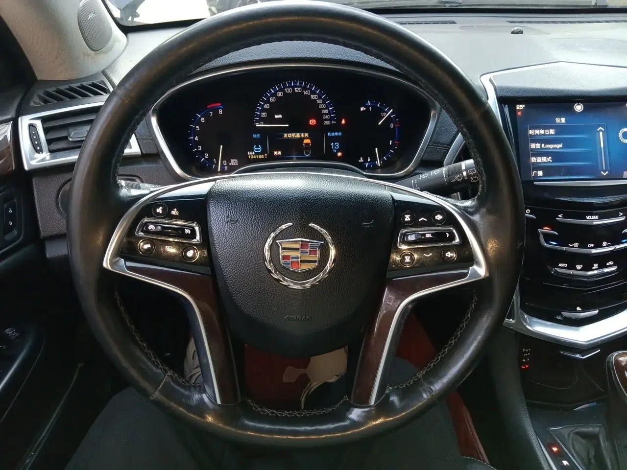 Cadillac SRX 2013 3.0L Elite Model — миниатюра 11