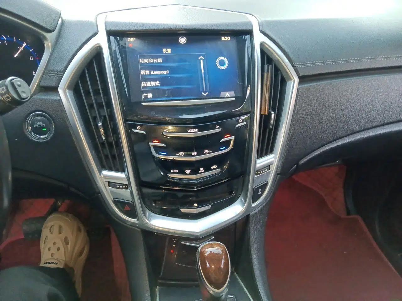 Cadillac SRX 2013 3.0L Elite Model — миниатюра 14
