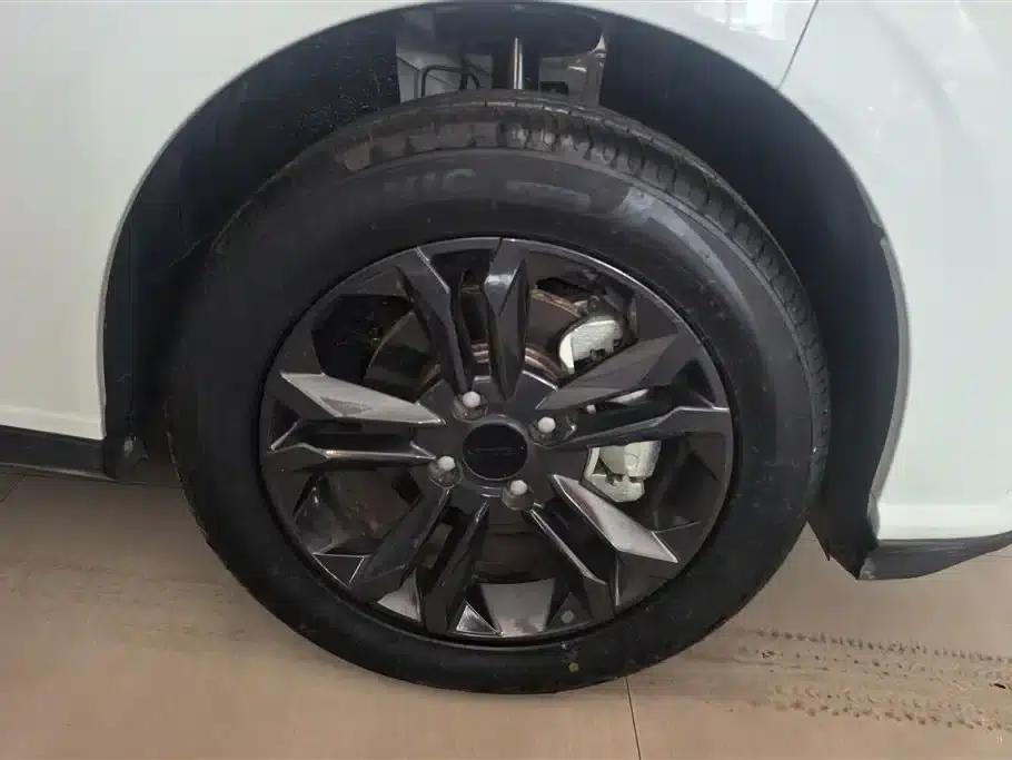 Aeolus Yixuan 2024 1.5L Automatic Sport Edition — миниатюра 6