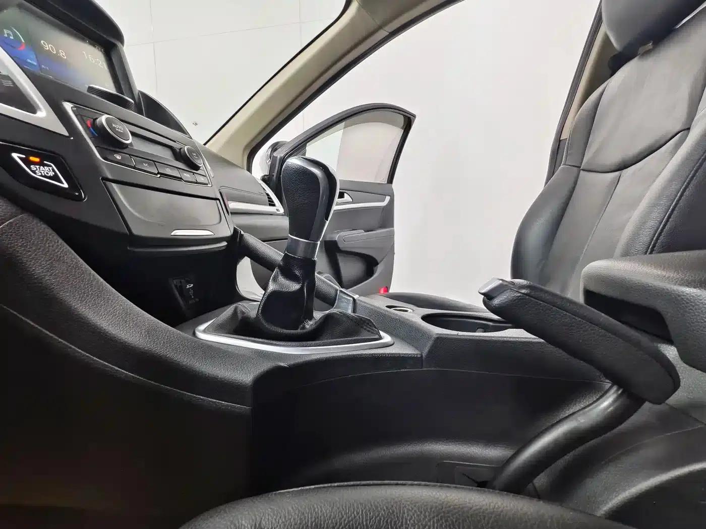 Dongfeng Fengshen AX7 2015 2.0L Manual Smart Edition — миниатюра 12