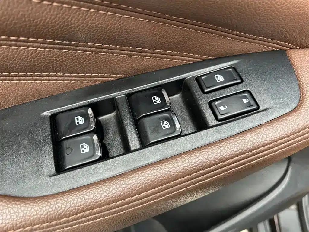 Dongfeng Fengshen AX7 2018 Classic 1.6T Automatic Elite — миниатюра 7