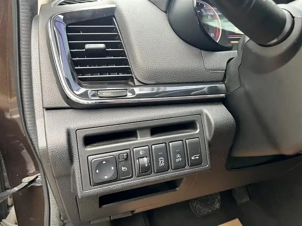 Dongfeng Fengshen AX7 2018 Classic 1.6T Automatic Elite — миниатюра 8