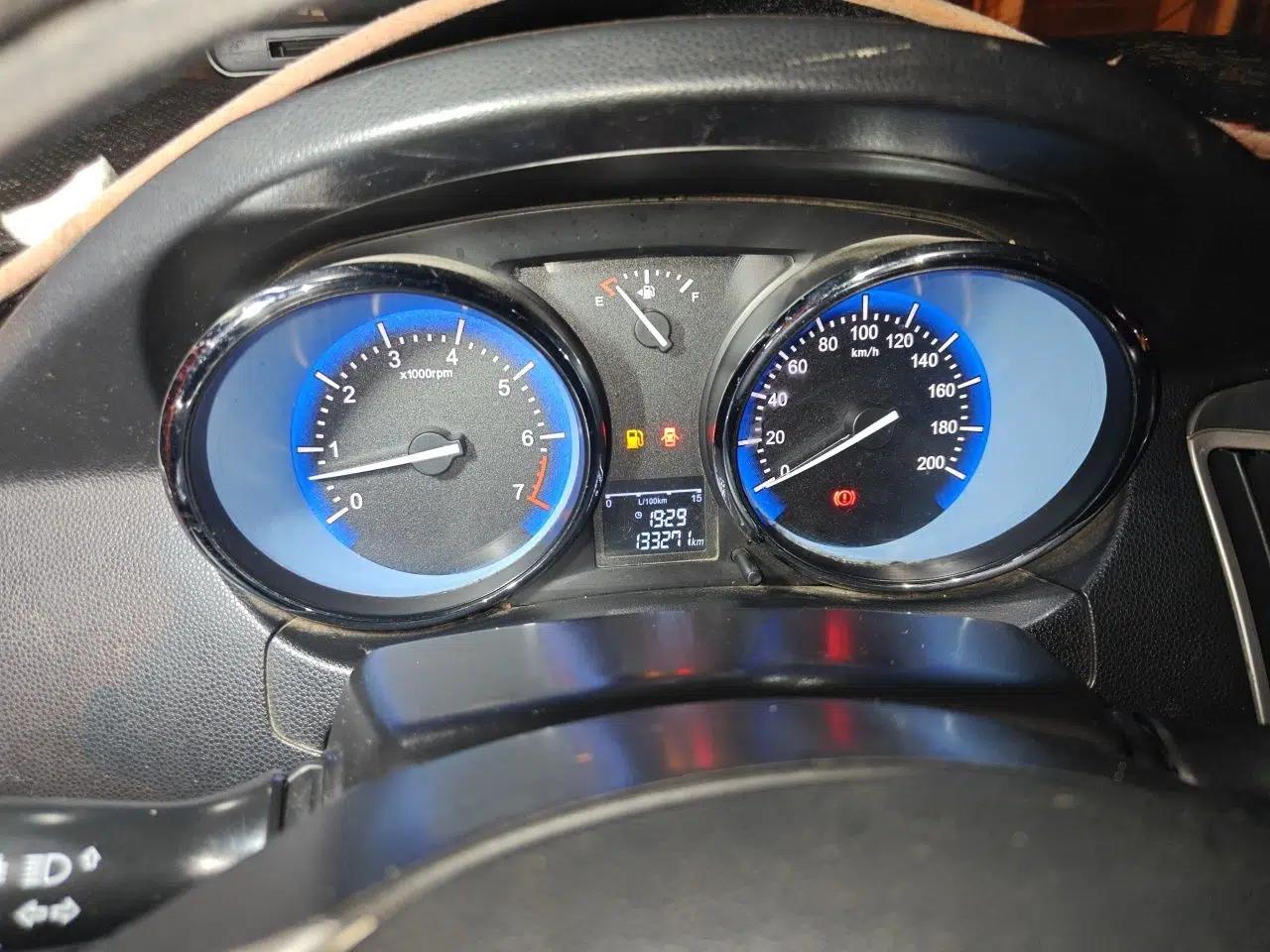 Cowin C3 2015 1.5L Manual Gold Diamond Edition — миниатюра 12