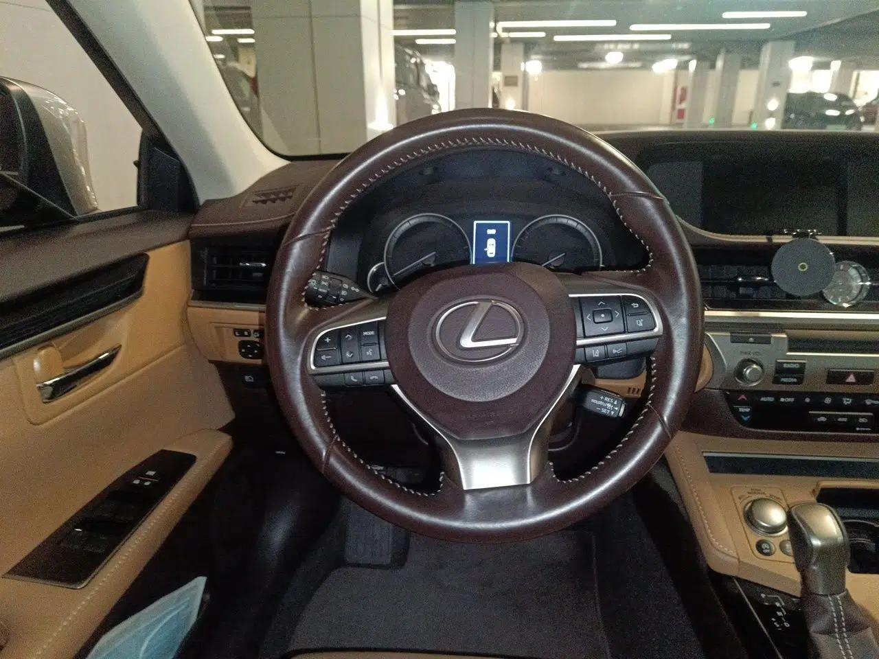 Lexus ES 2015 200 Comfort Edition — миниатюра 11