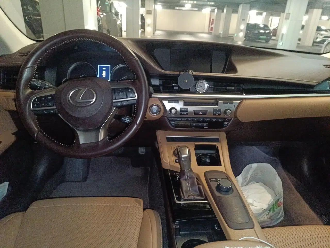Lexus ES 2015 200 Comfort Edition — миниатюра 10