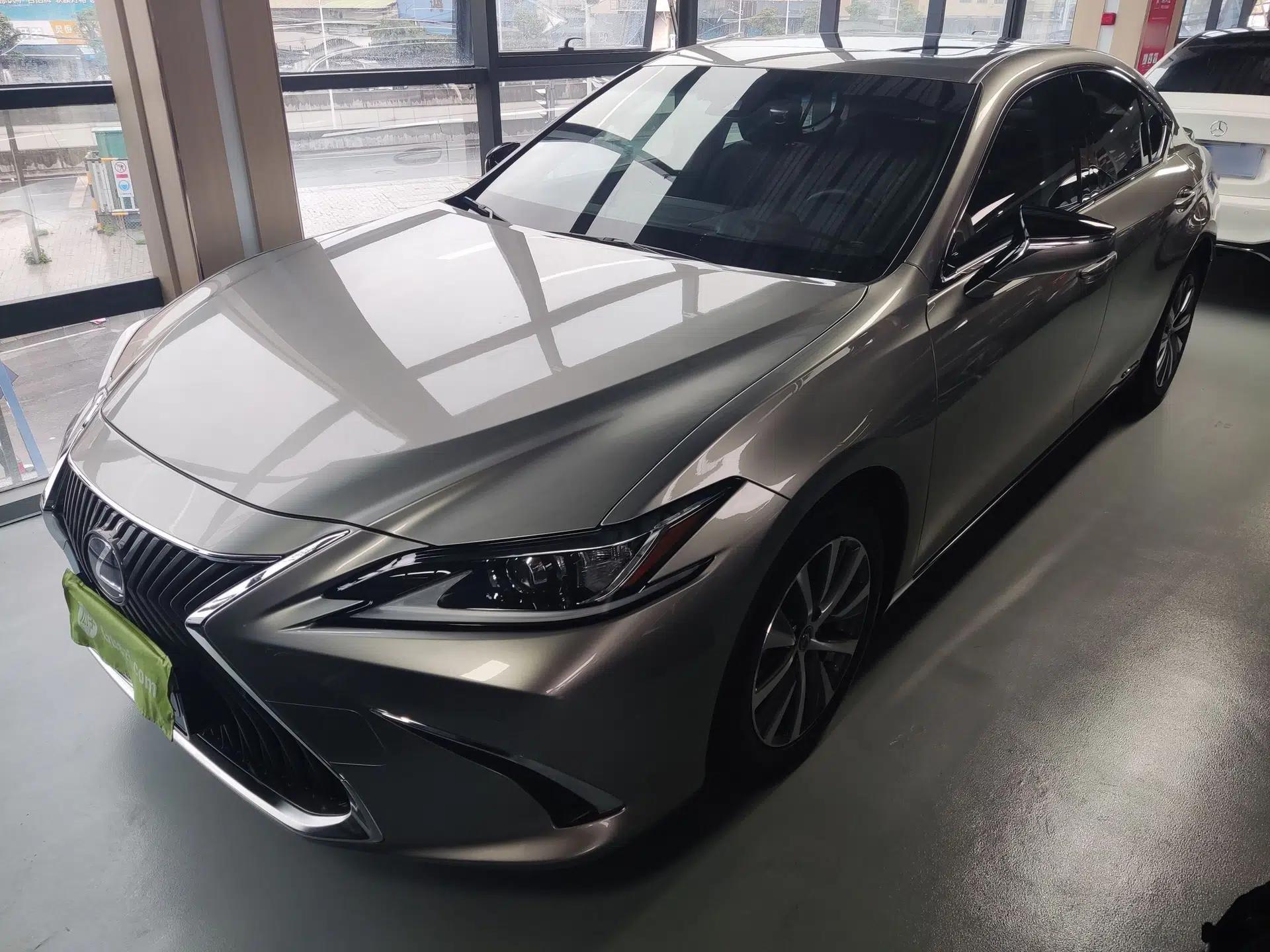 Lexus ES 2018 300h Premier Edition China VI Standard — миниатюра 1