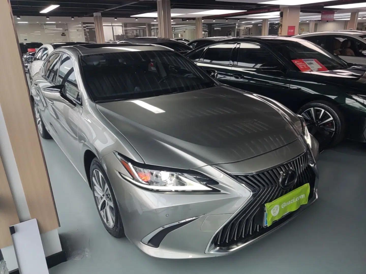 Lexus ES 2018 300h Premier Edition China VI Standard — миниатюра 3