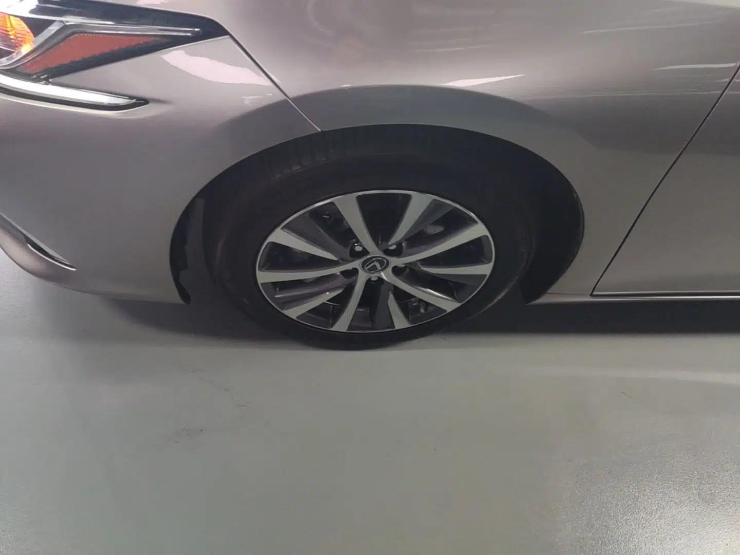 Lexus ES 2018 300h Premier Edition China VI Standard — миниатюра 8
