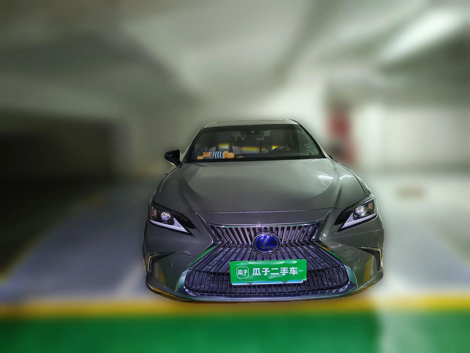 Lexus ES 2020 300h Premier Edition — миниатюра 2
