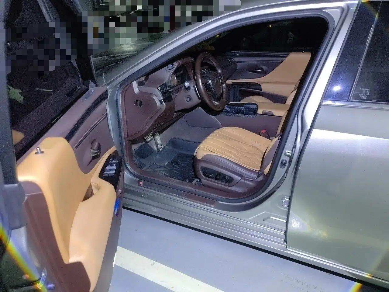 Lexus ES 2020 300h Premier Edition — миниатюра 17