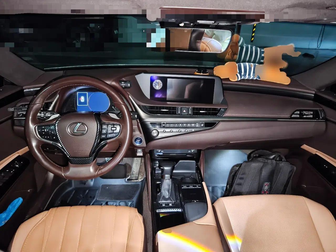 Lexus ES 2020 300h Premier Edition — миниатюра 10