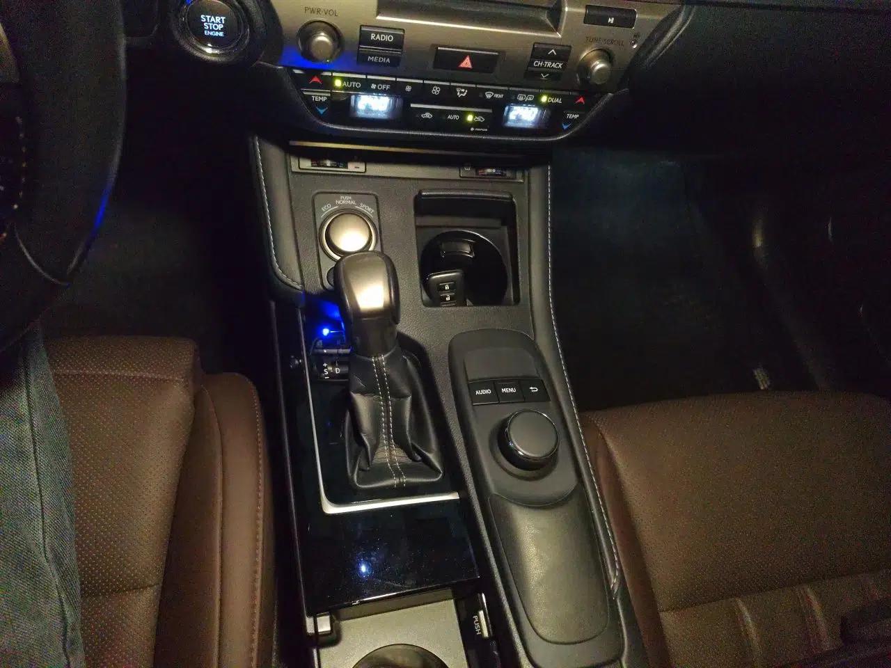 Lexus ES 2017 200 30th Anniversary Edition — миниатюра 15
