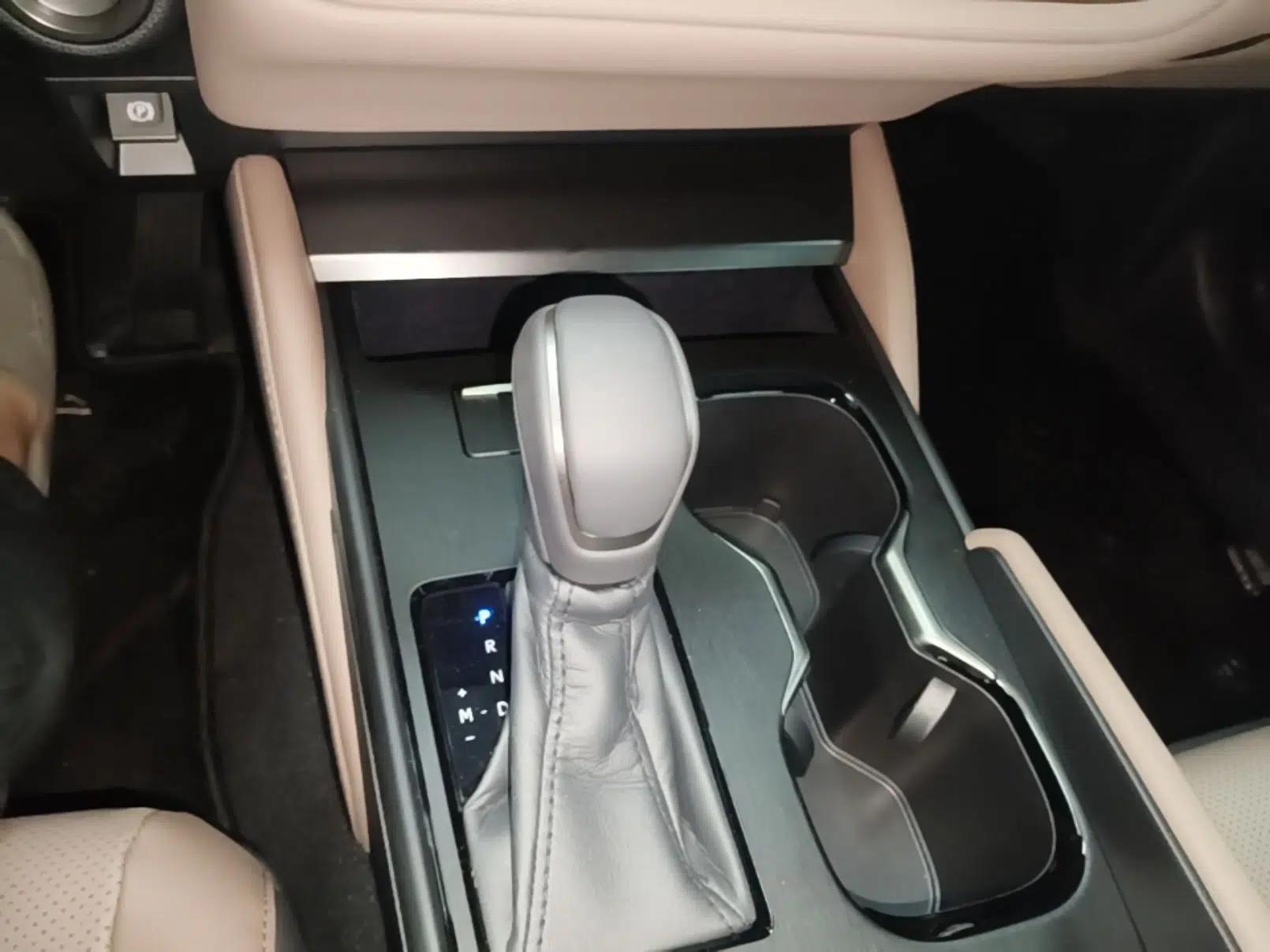 Lexus ES 2025 200 Premium Edition — миниатюра 13