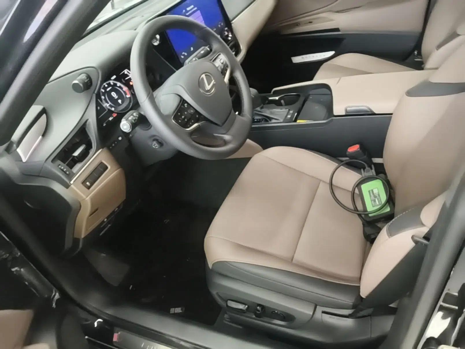 Lexus ES 2025 200 Premium Edition — миниатюра 14