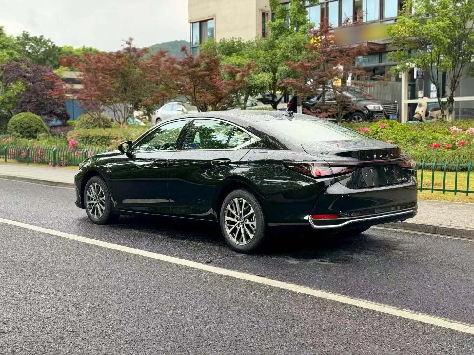 Lexus ES 2025 200 Premium Edition — миниатюра 5