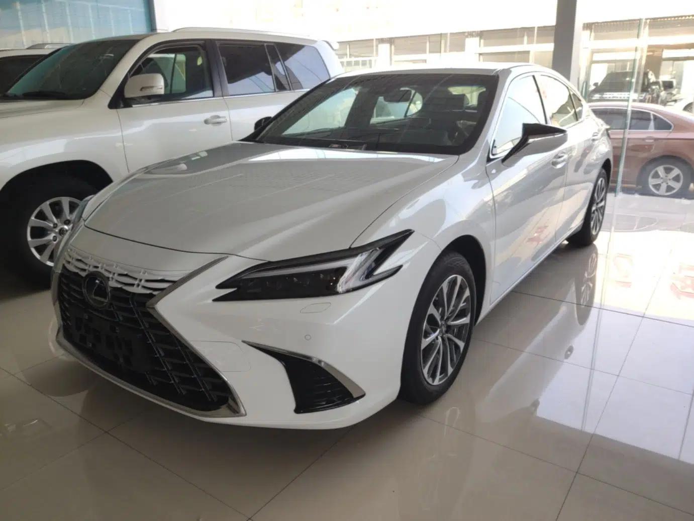 Lexus ES 2025 200 Premium Edition — миниатюра 1