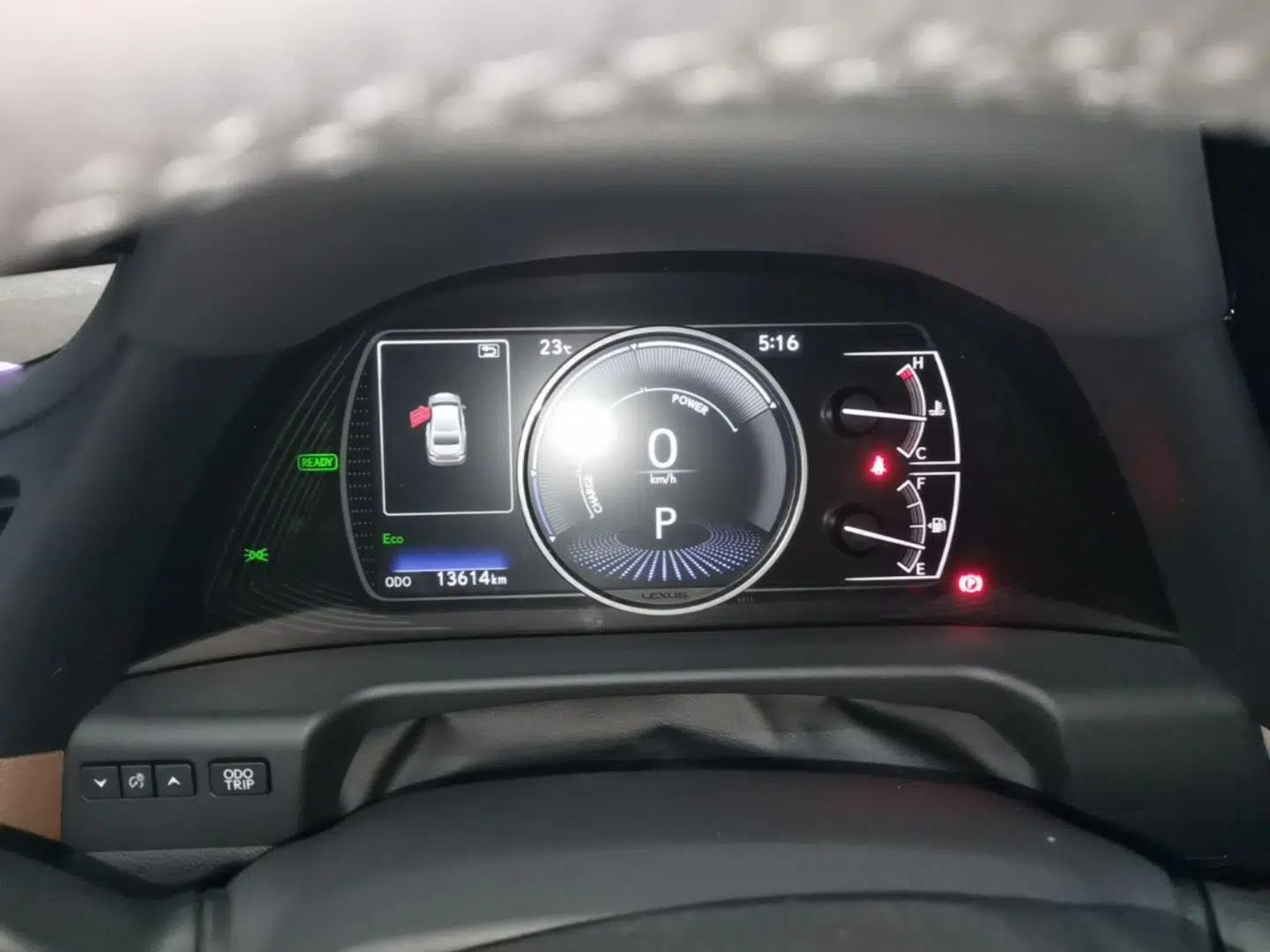 Lexus ES 2025 300h Deluxe Edition — миниатюра 15