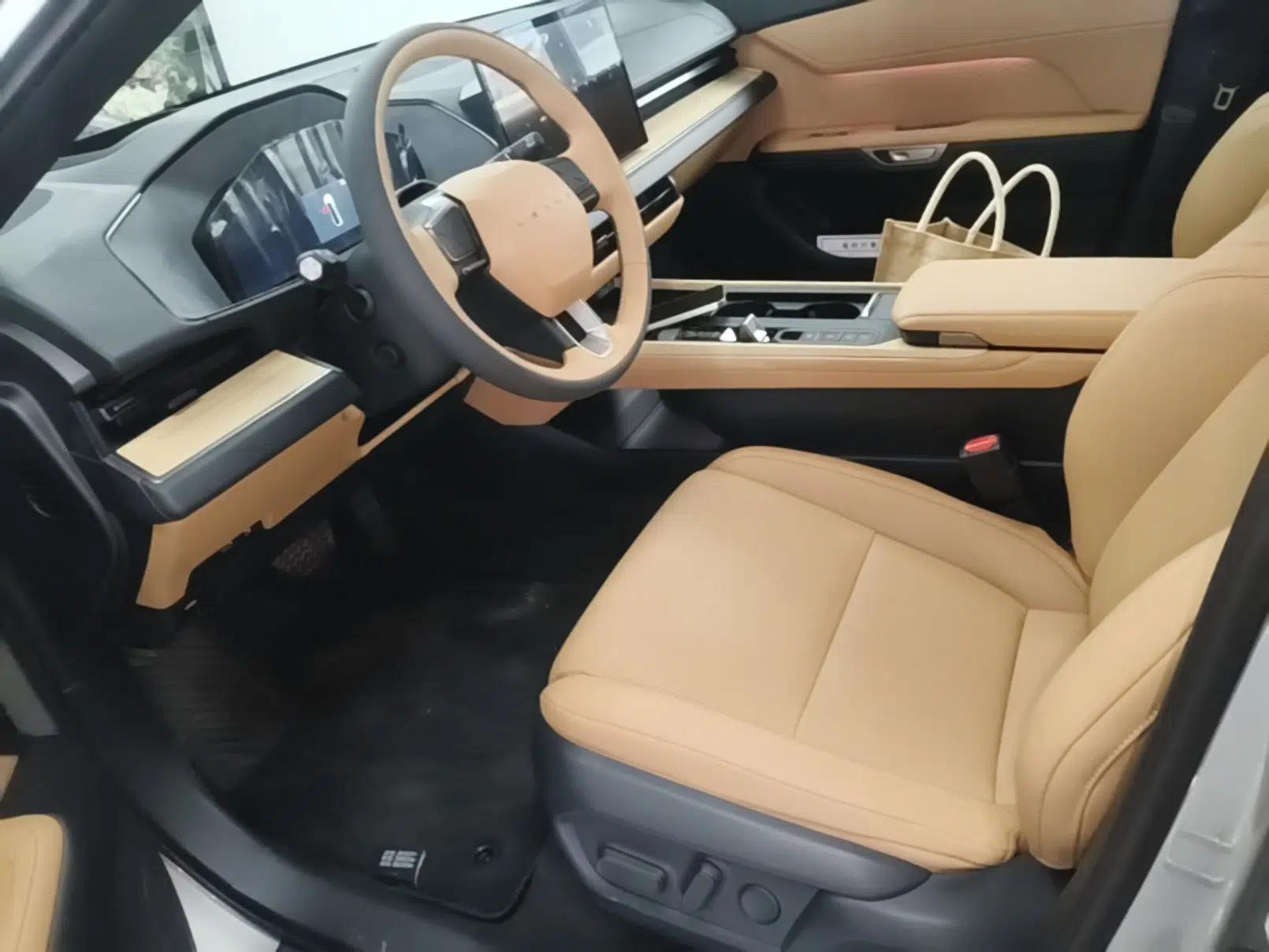 Lexus ES 2026 Model 300h Base Version — миниатюра 15