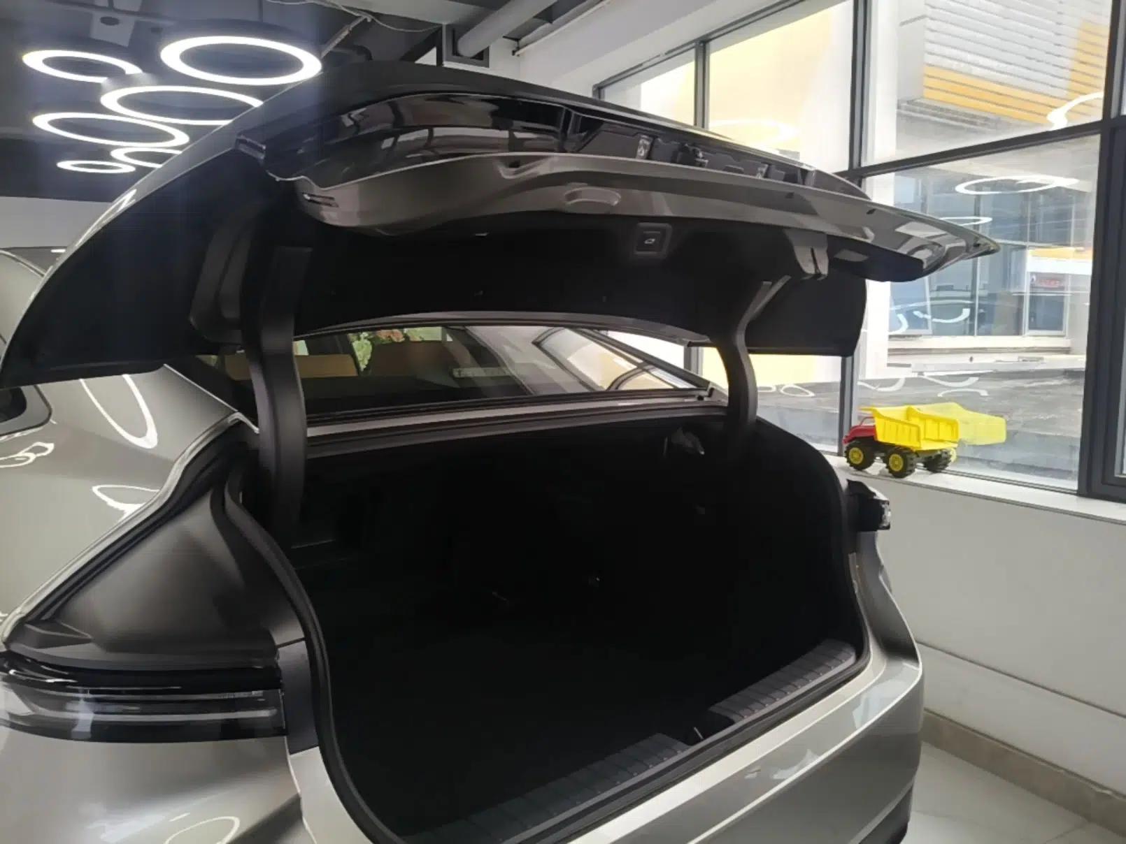 Lexus ES 2026 Model 300h Base Version — миниатюра 17