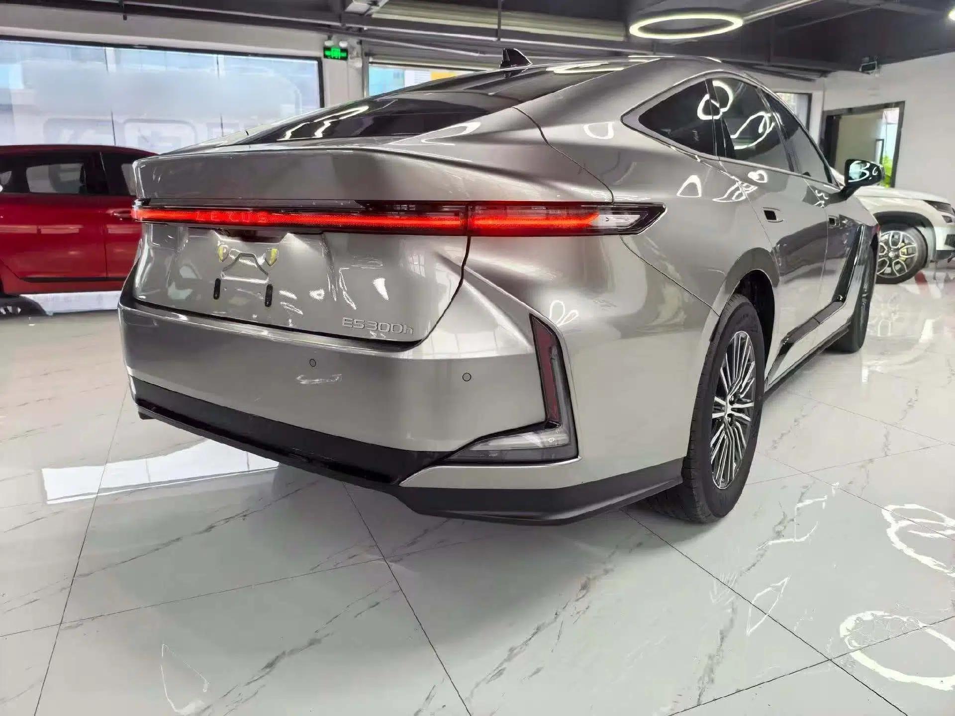 Lexus ES 2026 Model 300h Base Version — миниатюра 6