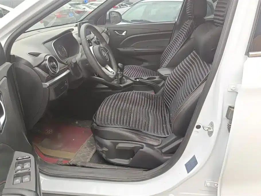 Fengguang 500 2021 Model 1.5L Manual Enjoyment Edition — миниатюра 9