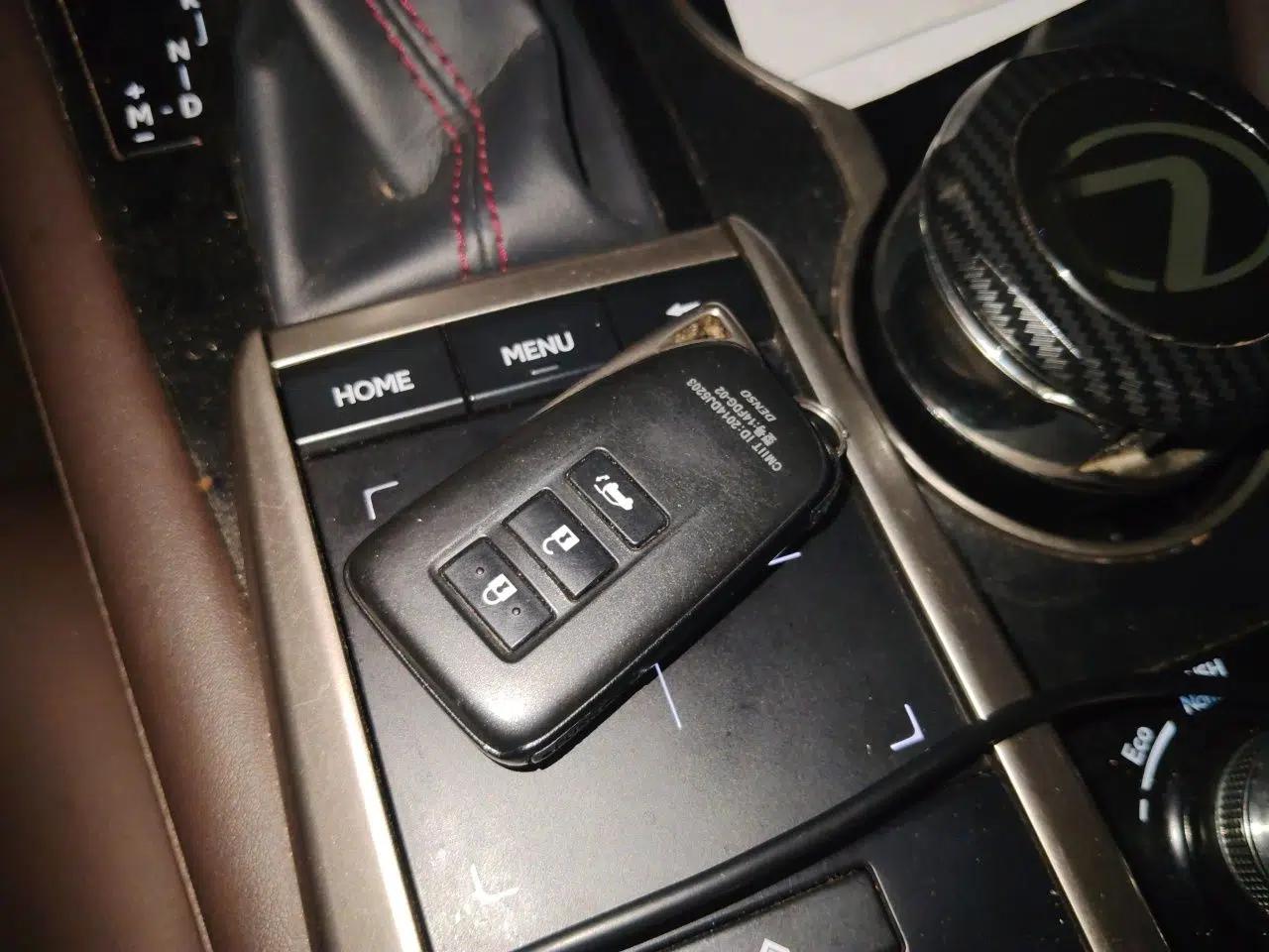 Lexus RX 2020 300 4x4 Elegant Edition China VI — миниатюра 9