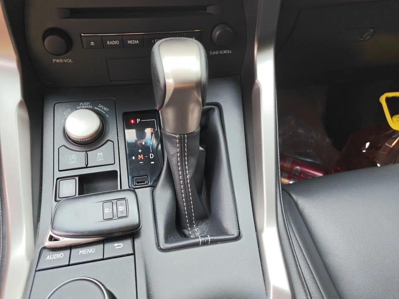 Lexus NX 2015 200T All-Wheel-Drive Fēngshàng Edition — миниатюра 15