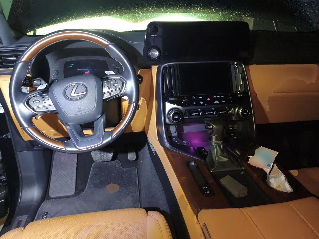 Lexus LX  — миниатюра 10