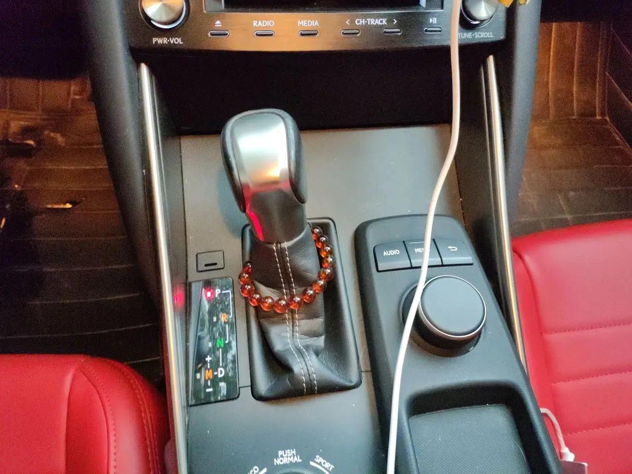 Lexus IS 2017 300 Leading Edition — миниатюра 15