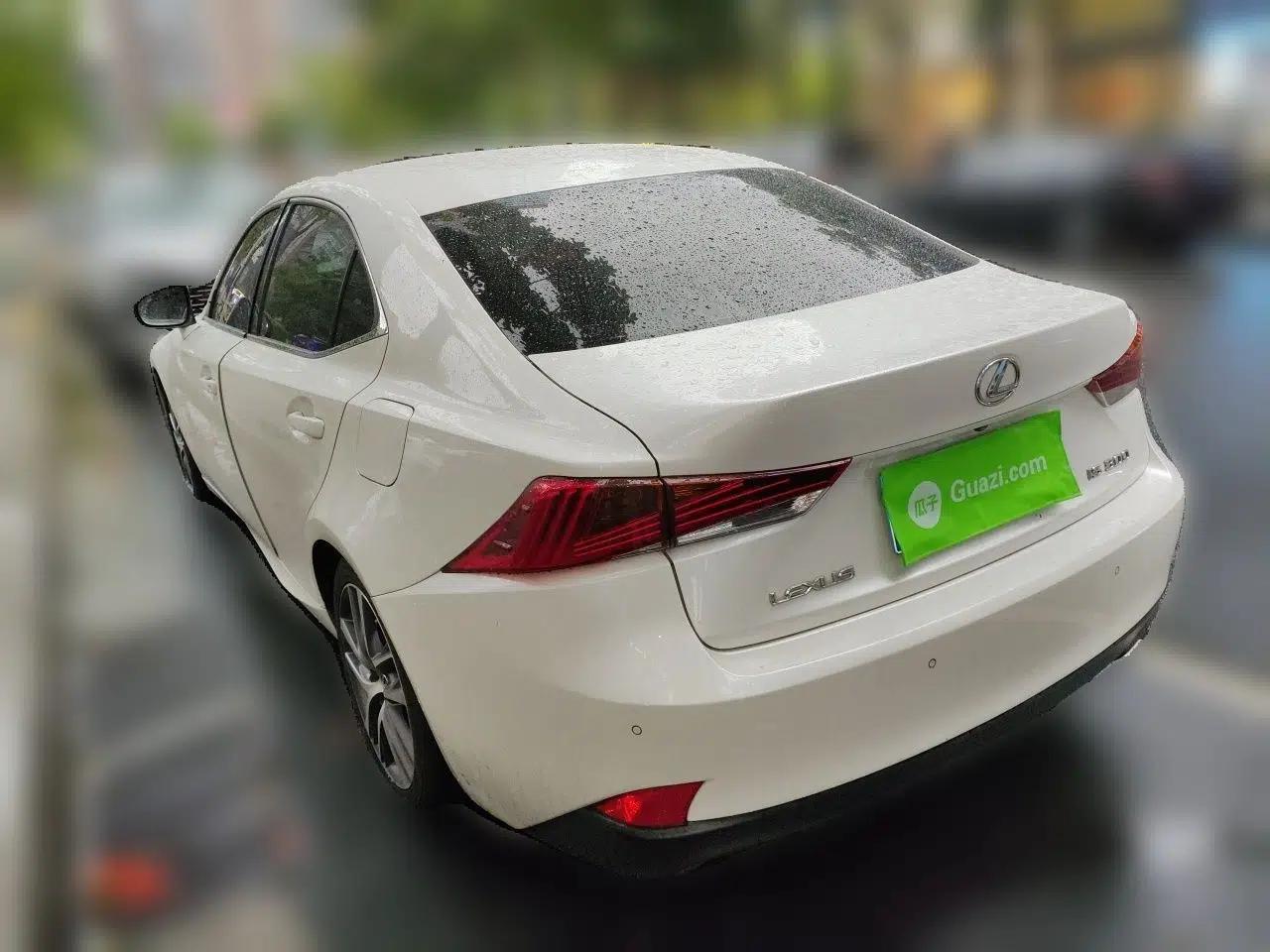 Lexus IS 2017 300 Leading Edition — миниатюра 4