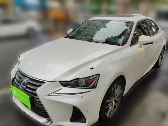 Lexus IS 2017 300 Leading Edition
