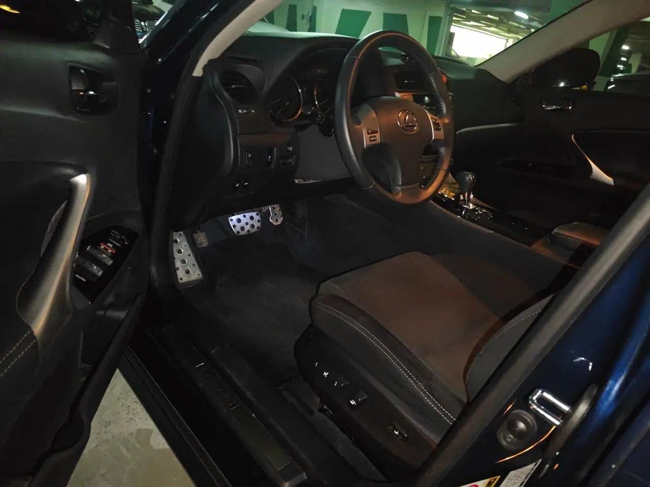 Lexus IS 2011 250 Sport Edition — миниатюра 17