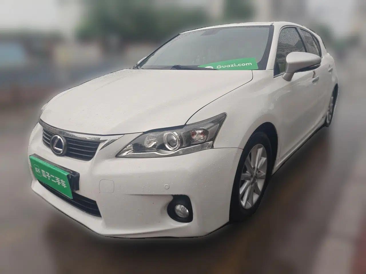 Lexus CT 2013 CT200h Floral Elegance Edition — миниатюра 1