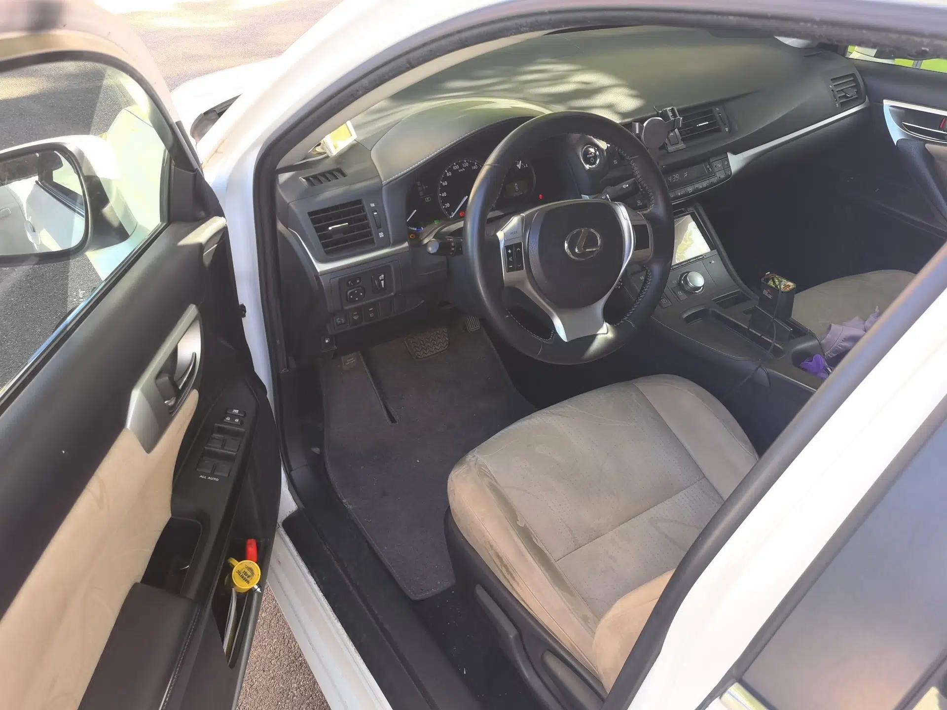 Lexus CT 2012 CT200h Elite Edition — миниатюра 17