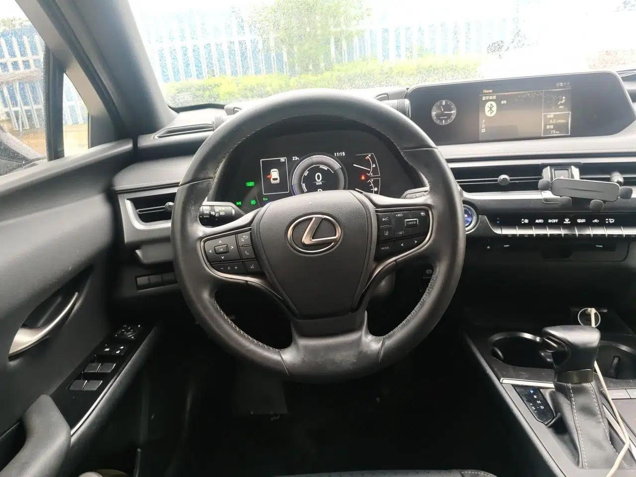 Lexus UX 2020 260h Explore & Adventure Edition — миниатюра 11