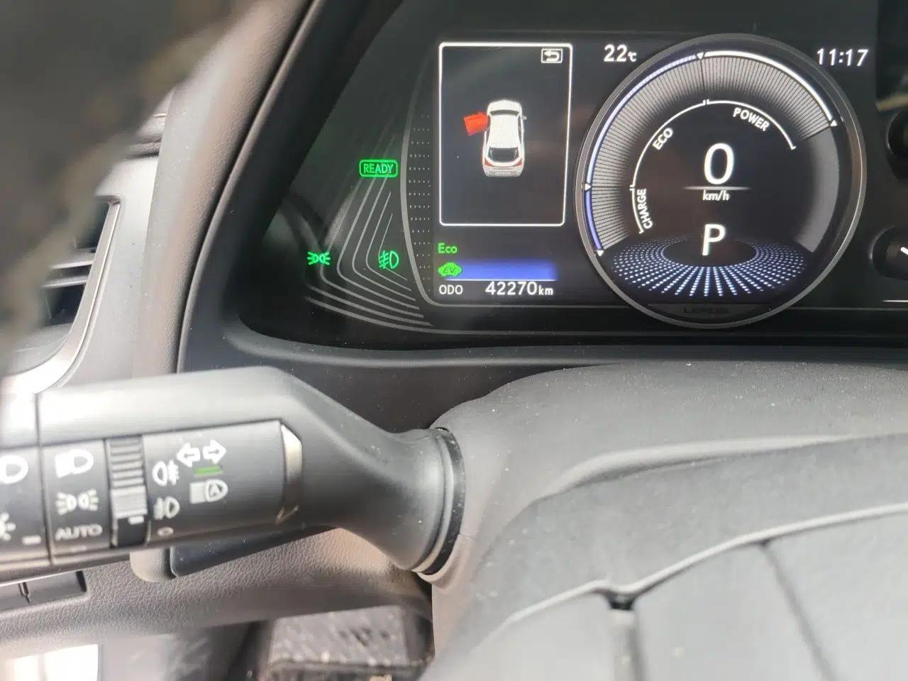 Lexus UX 2020 260h Explore & Adventure Edition — миниатюра 13