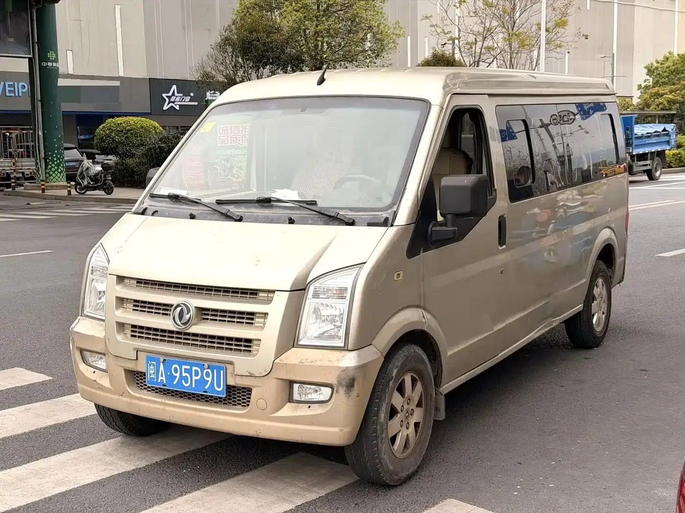 Dongfeng Xiaokang C37 2016 Model 1.5L Classic II DK15-06 — миниатюра 1