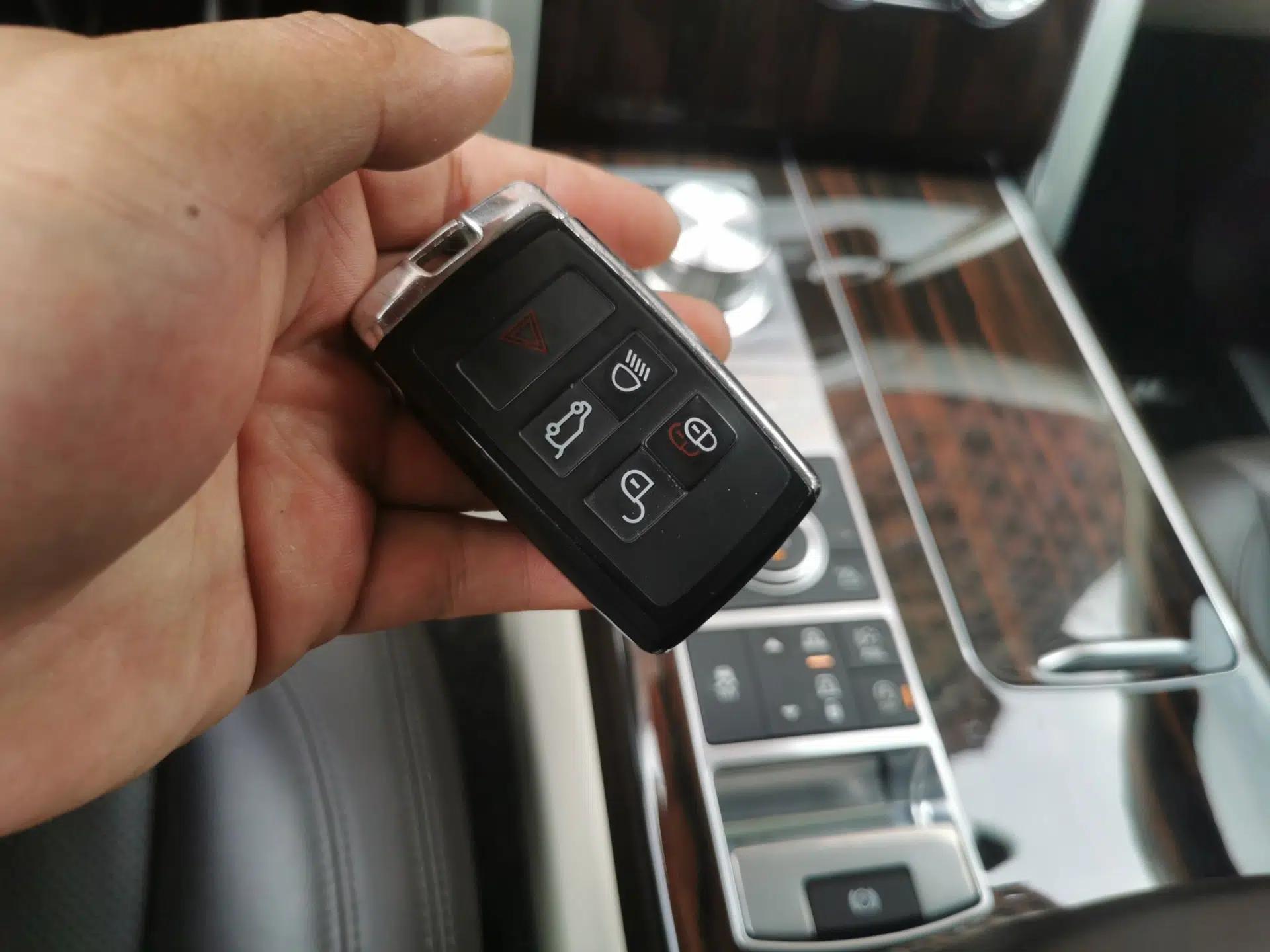Land Rover Range  — миниатюра 9