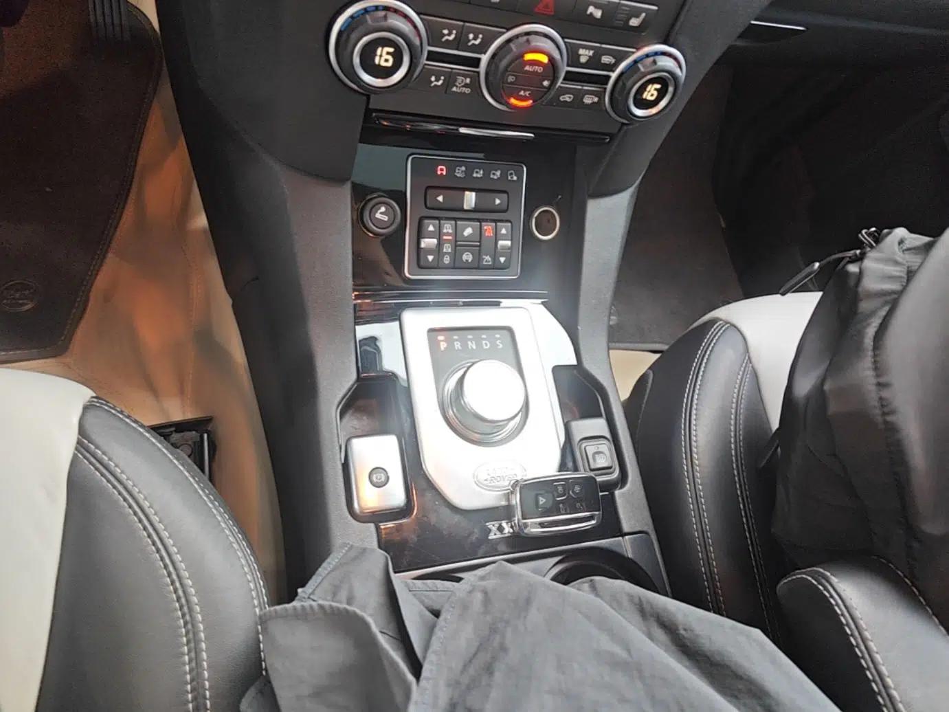 Land Rover Discovery 2014 3.0 SC V6 XXV Edition — миниатюра 17