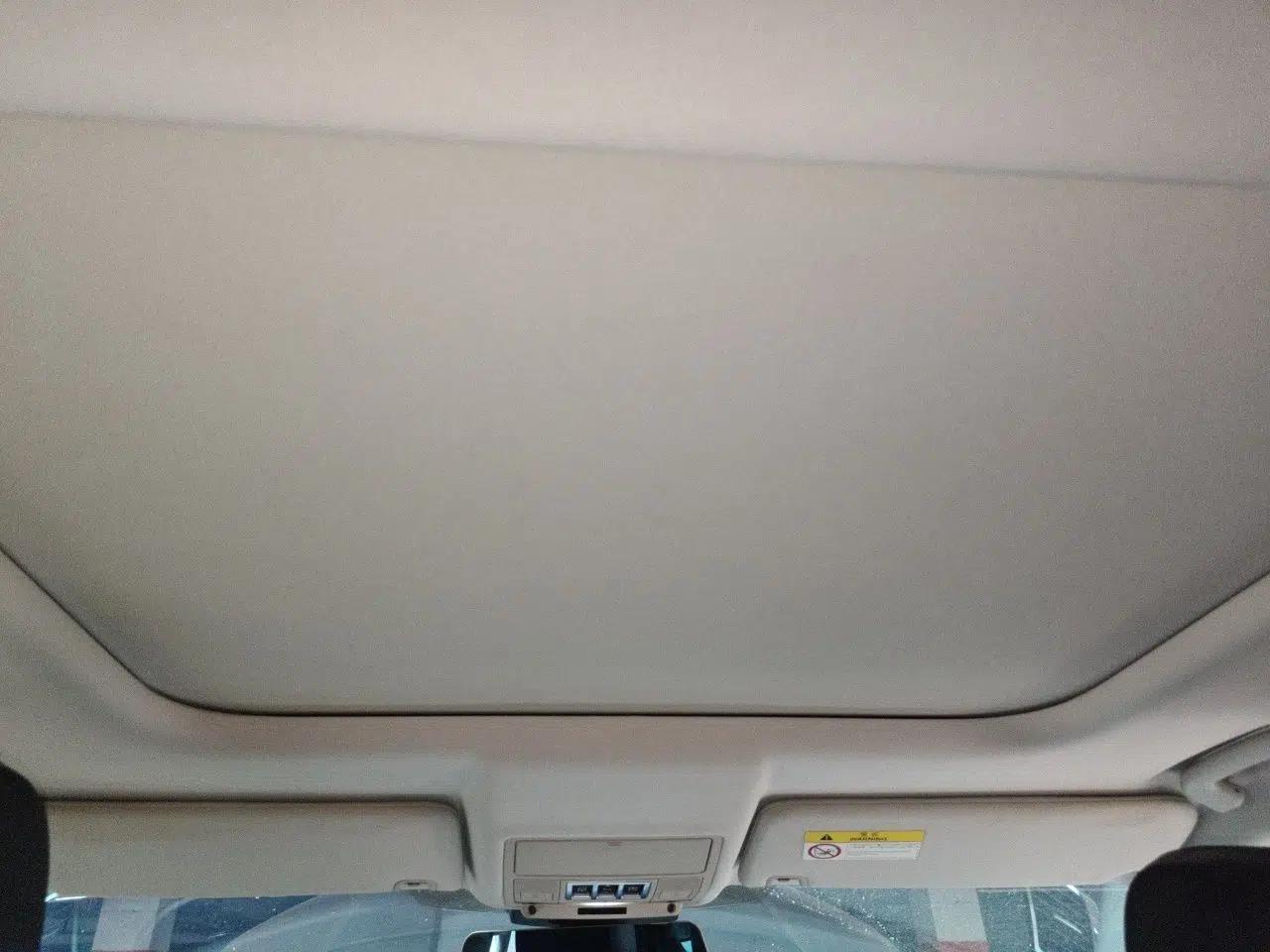 Land Rover Discovery 2018 2.0T SE — миниатюра 19