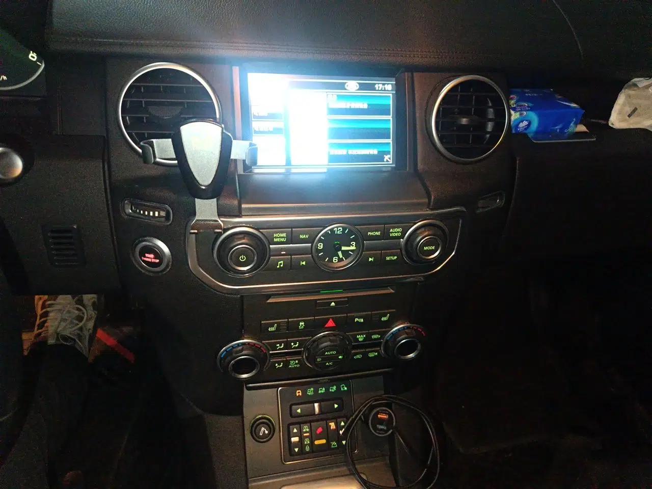 Land Rover Discovery 2013 3.0 SDV6 Prestige Black Limited Edition — миниатюра 14