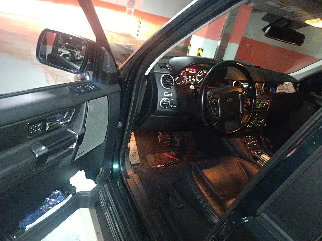Land Rover Discovery 2013 3.0 SDV6 Prestige Black Limited Edition — миниатюра 17