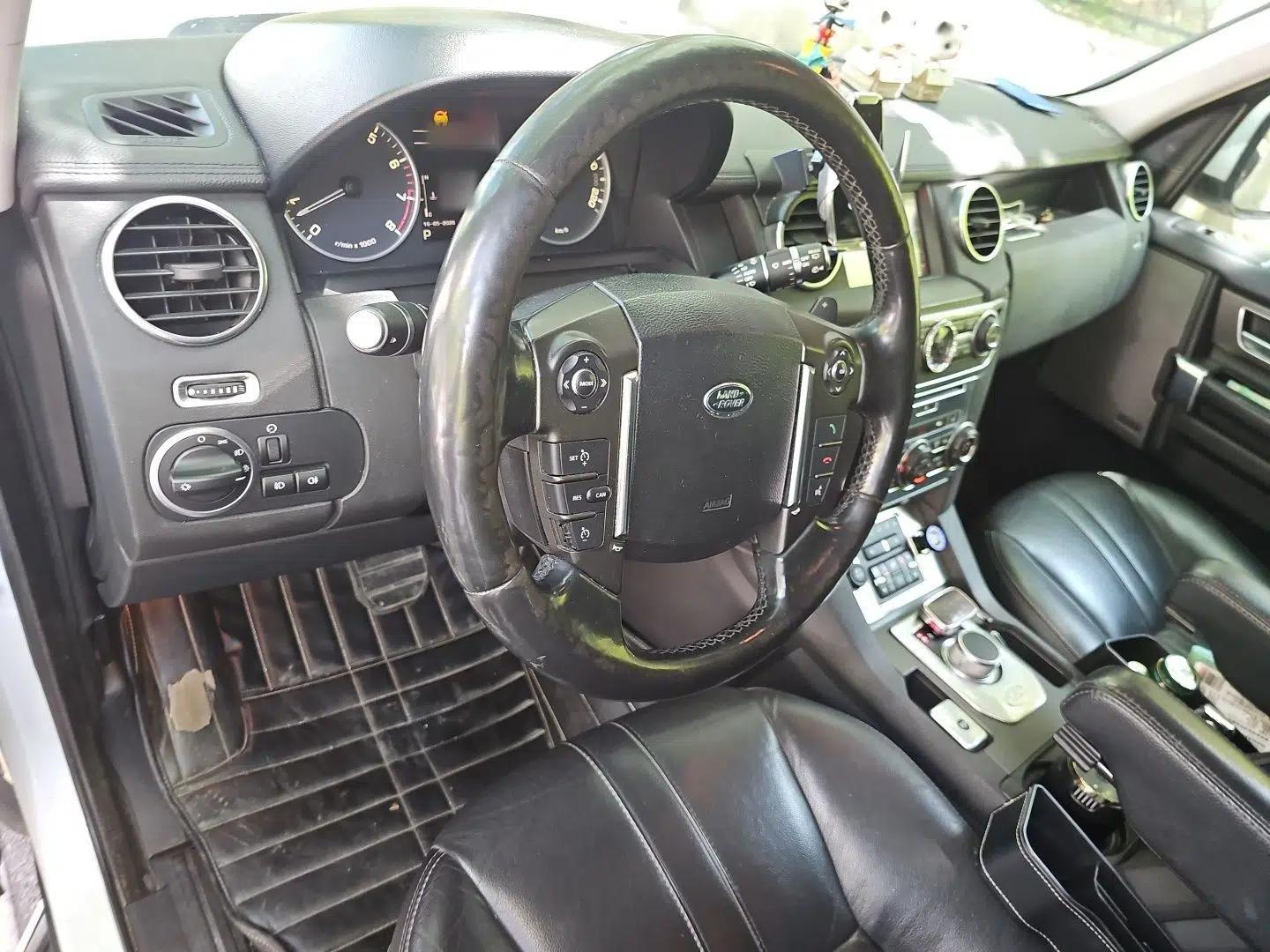 Land Rover Discovery 2015 3.0 SC V6 HSE — миниатюра 11