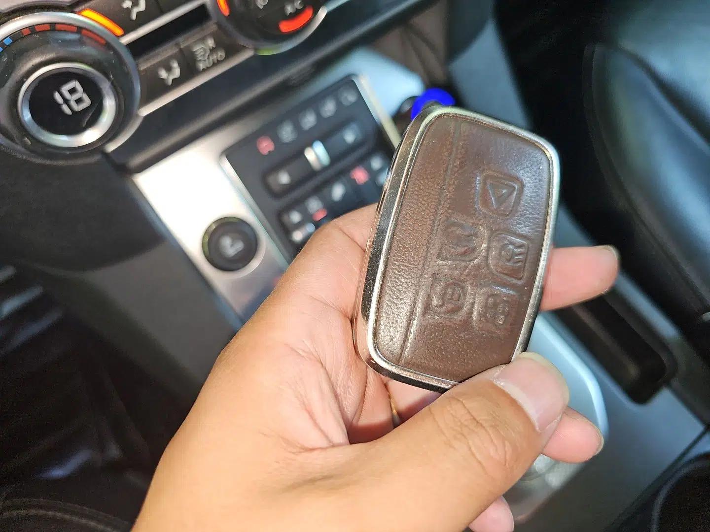 Land Rover Discovery 2015 3.0 SC V6 HSE — миниатюра 9