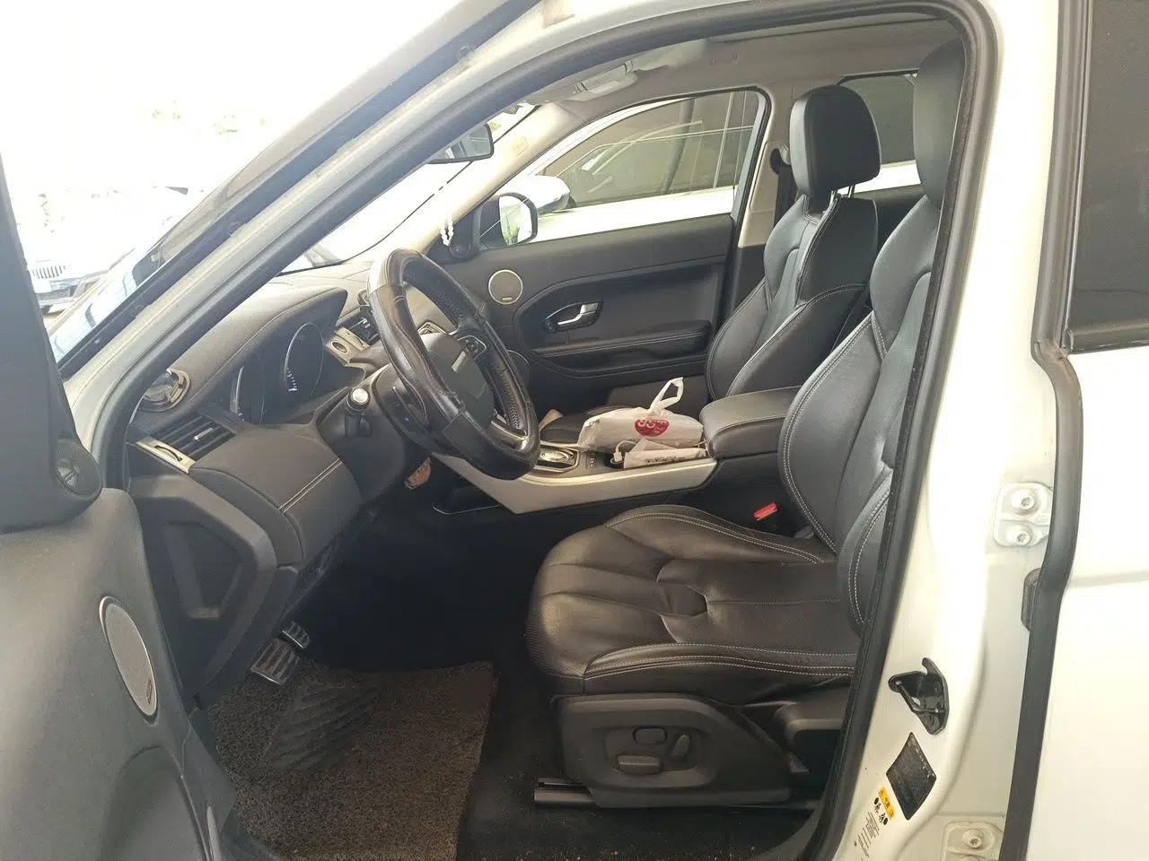 Land Rover Range Evoque 2015 2.0T Five-Door Sporty Edition — миниатюра 16